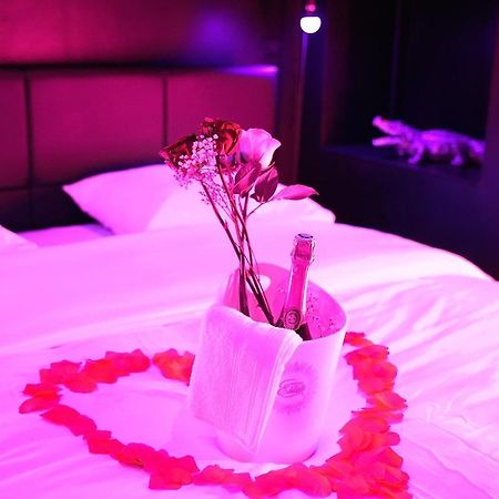 Love Room Suite Dirty Diana Обан Екстериор снимка