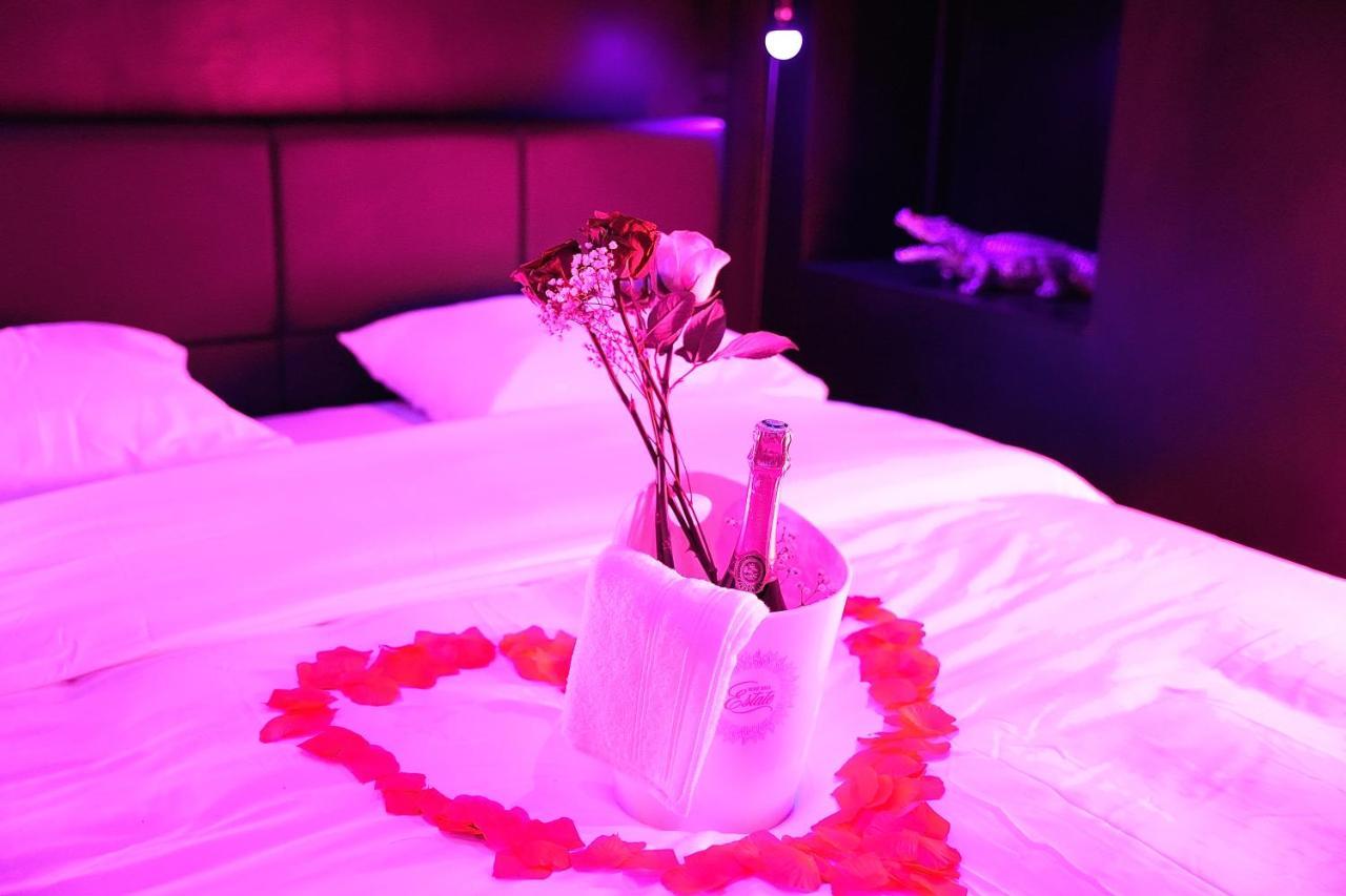 Love Room Suite Dirty Diana Обан Екстериор снимка